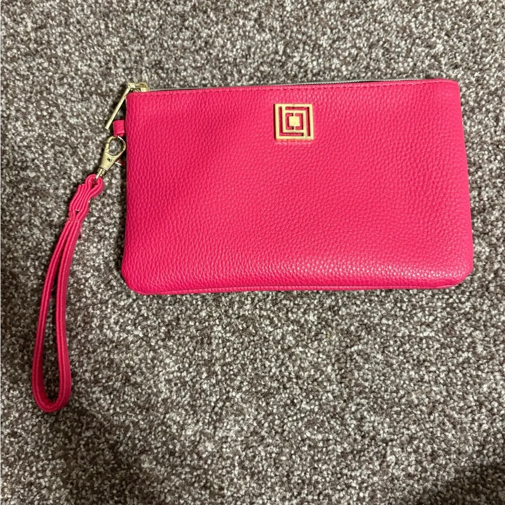 Liz Claiborne Vegan Faux Pebbled Leather Phone Charging Wristlet Wallet